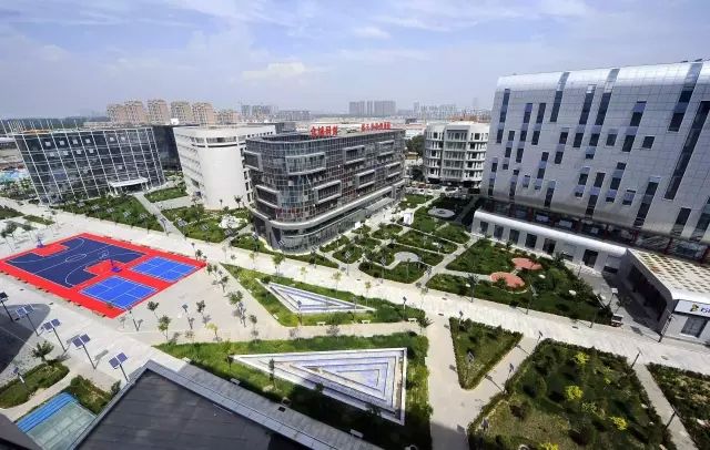 銀川經(jīng)開區(qū)打造全新“雙創(chuàng)”生態(tài)圈銀川經(jīng)濟(jì)技術(shù)開發(fā)區(qū)構(gòu)建公共服務(wù)平臺、空